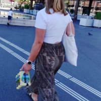 Blonde wobble