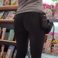 Bubble butt milf