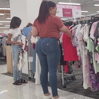 Latina milf in jeans