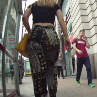 Blonde jiggle