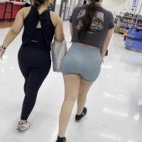 Big booty at Walmart (part 2)