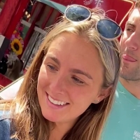 Smiley gets upskirted