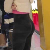 Blonde Lulu babe