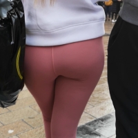 Pink leggings booty