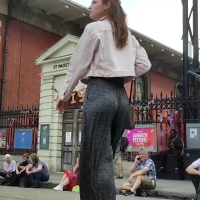 Jiggly in loose pants