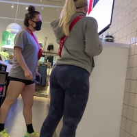Hot Lulu employee