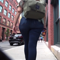 Phat booty in jeans