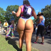 Ebony rave jiggle
