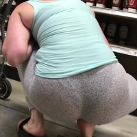 milf squatting.mp4-2026-08-06-08h55m55s277.jpg