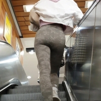 Swedish ass in leggings