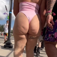 Jiggly pink Latina