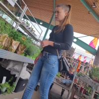 Milf in jeans