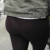 Brunette babe in leggings