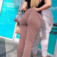 Big booty hottie