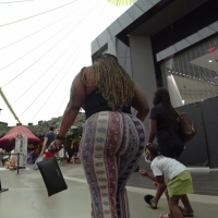 Huge black booty (1080p)