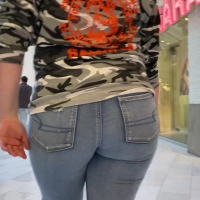 Thick jeans booty