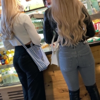 Starbucks chicks