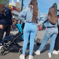 Blue leggings babe