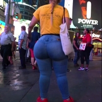Crazy booty in jeans