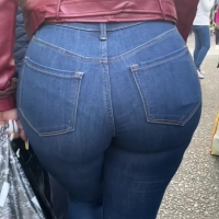 Big booty in jeans