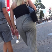 Jiggle in grey