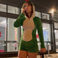 Halloween Yoshi girl