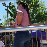 Bubble butt milf