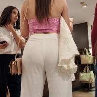 White pants booty