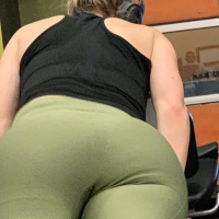 Nice ass at the gym