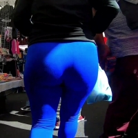 Milf en leggings azul