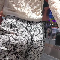 PAWG clapper