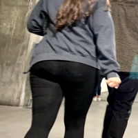 Thick chick in leggings