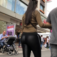 Wetlook brunette