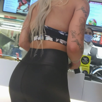 Blonde baddie