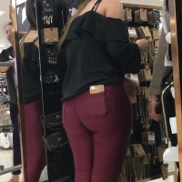 Red jeans booty
