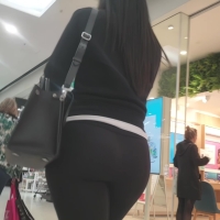 Big booty brunette