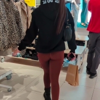 Sunglasses shopper
