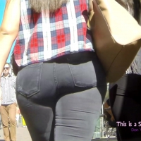 Thick booty in jeans
