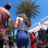 Blue booty yanker
