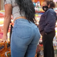 Plump milf booty