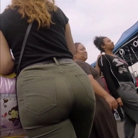 Green jeans booty