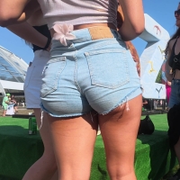 Denim blondie