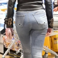 Supermarket blonde booty