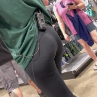 Dicks employee Amber