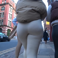PAWG in beige