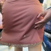 PAWG skirt touching