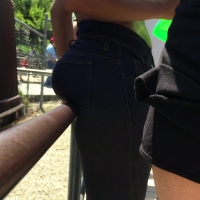 Smoking hot Latina babe in jeans