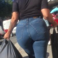 Phatty in jeans