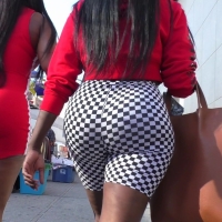 Checkered ebony booty