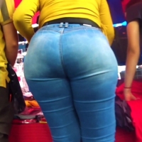 Phat Latina booty